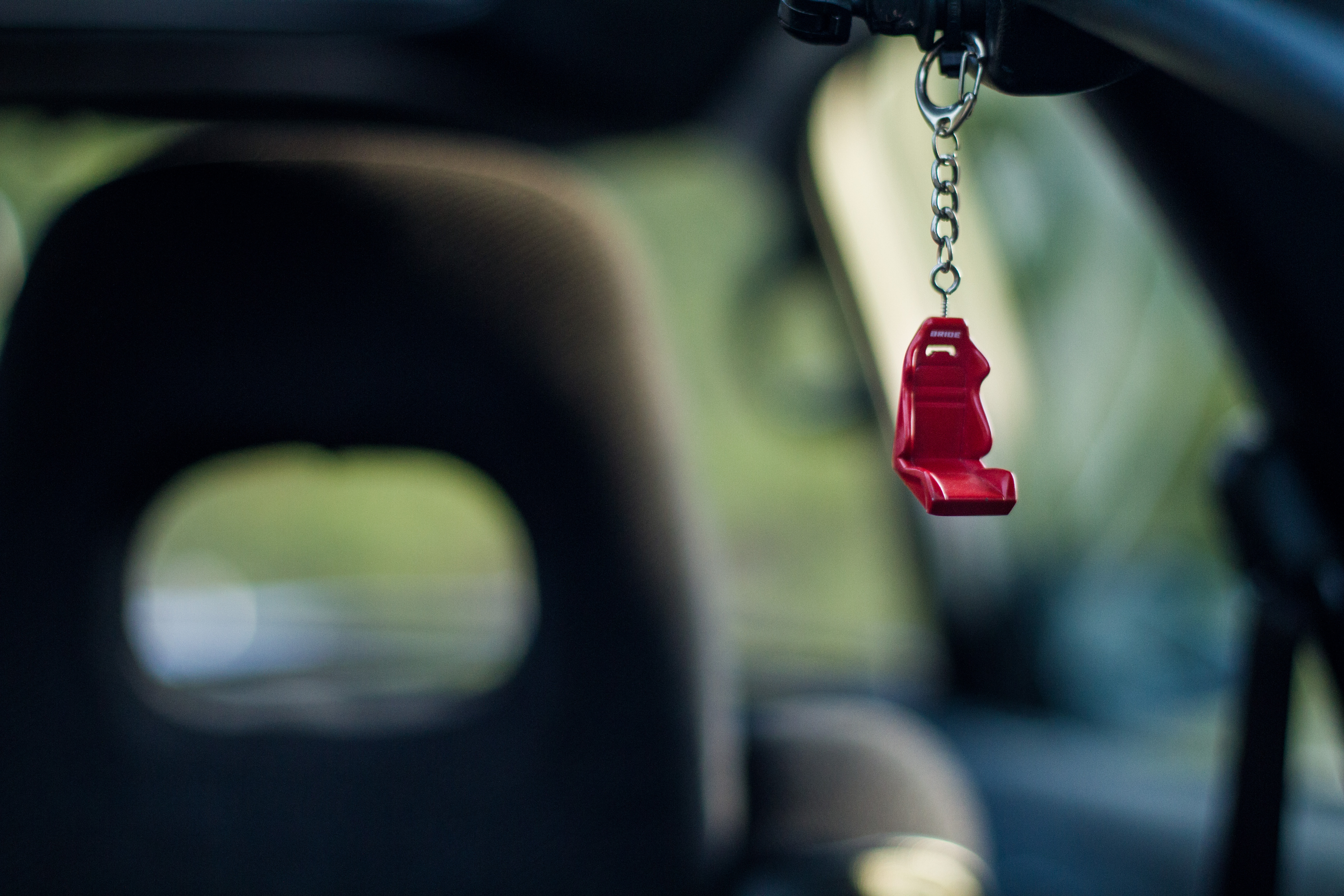 Car seat bride red key chain